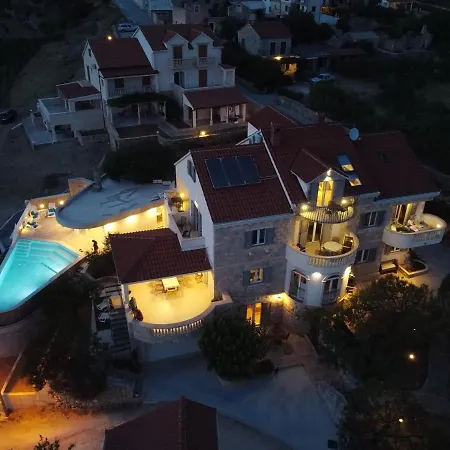 Villa Franka With Swimming Pool Bol Exteriér fotografie