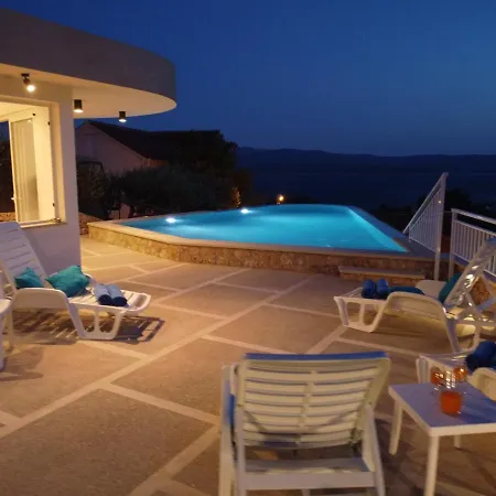 Villa Franka With Swimming Pool Bol Exteriér fotografie