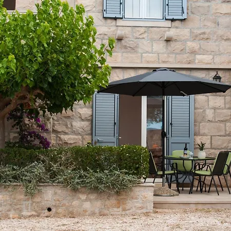Villa Franka With Swimming Pool Bol Exteriér fotografie