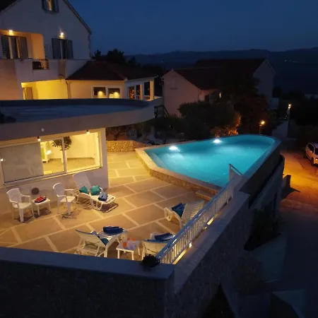 Villa Franka With Swimming Pool Bol Exteriér fotografie