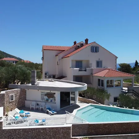 Villa Franka With Swimming Pool Bol Exteriér fotografie