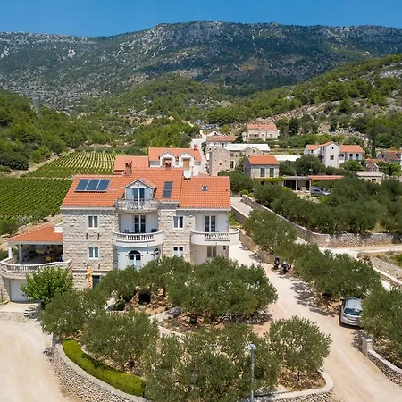 Villa Franka With Swimming Pool Bol Exteriér fotografie