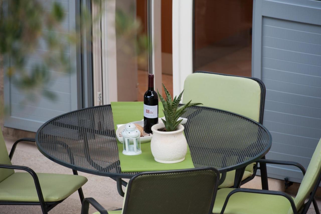 Apartment Franka With Swimming Pool